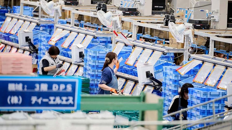 【社員インタビュー×物流オペレーション】TLSで“現場力”を磨くキャリアとは？入社3年・10年のリアルな成長ストーリー