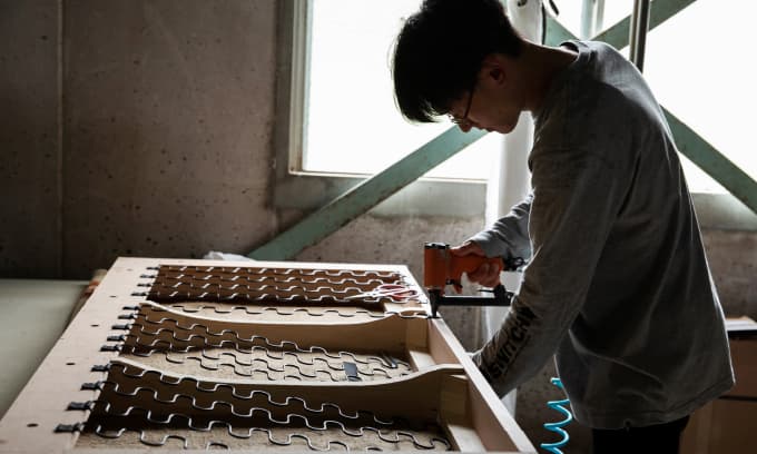 【家具業界研究】大量生産と一線を画す「受注生産・自社一貫製造」のリアルな仕事とは？