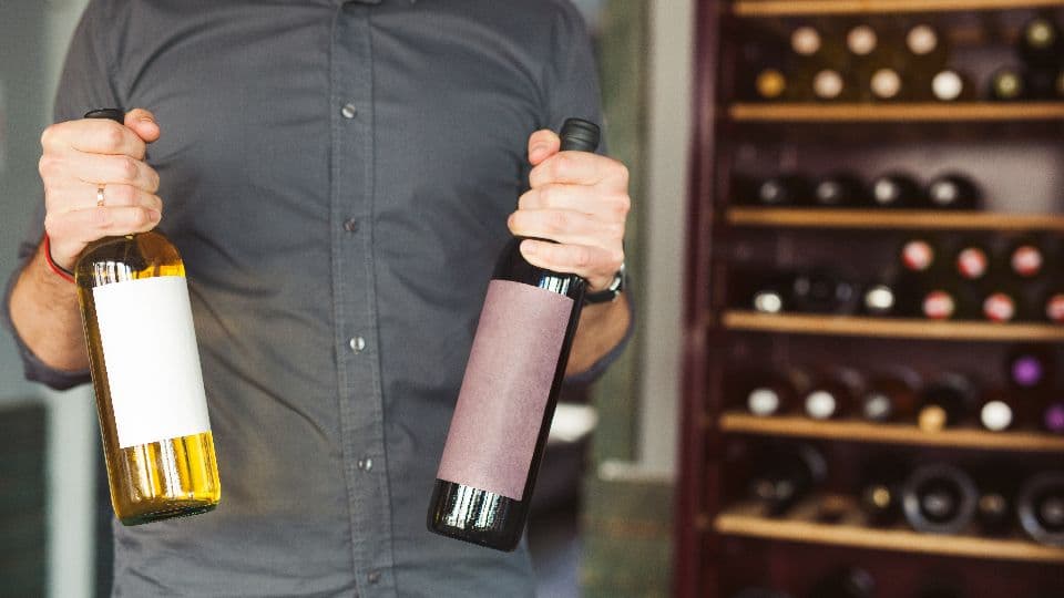 【職種深堀り】酒類の「バイヤー・仕入担当」の仕事とは？トレンドを読む力とスピードが武器になるキャリア
