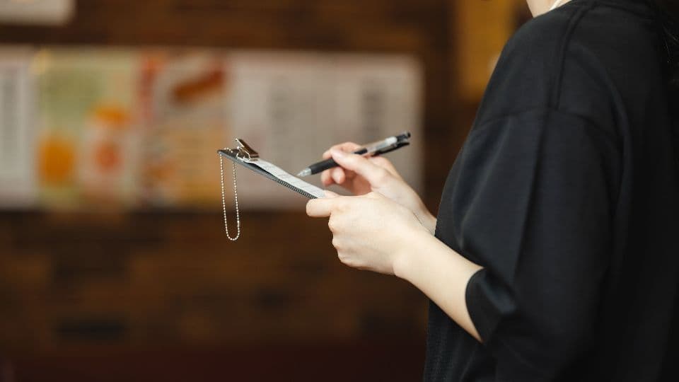 【飲食業界研究】チェーン店と個人店のリアルな働き方比較｜創作料理 一喜の「小さな店でプロになる」キャリアの魅力
