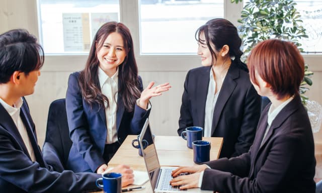 「対話で組織を変える仕事」とは何か？トゥモローリンクの“変革実装コンサルタント”の1日とキャリアパスを徹底解剖