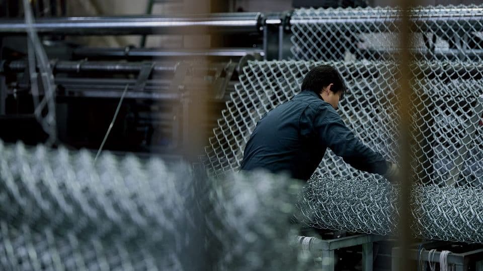 【1日密着】“ひし形を編んで、心地よい毎日をつくる”ってどういうこと？若手社員のリアルな1日に同行してみた