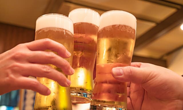 【2026年最新版】外食・居酒屋業界のリアルな現状と将来性を徹底解説 ─ 未経験でもキャリアを築けるのか？