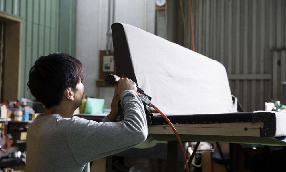 【家具業界研究】大量生産と受注生産は何が違う？SWITCHが選ぶ「自社一貫製造」のリアルとキャリアの伸ばし方
