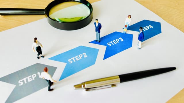 【キャリアパス公開】社会保険労務士事務所の「コンサルティング職」が担う役割と、アシスタントからのステップアップ事例