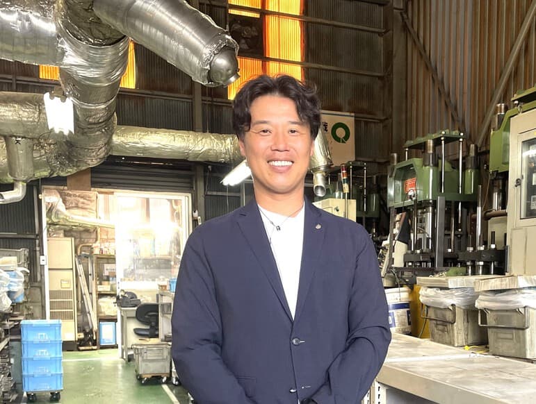 おでん屋台大将から創業50年企業のトップに、 ゴム製造業界の「無茶ぶり大歓迎」で進化を続ける