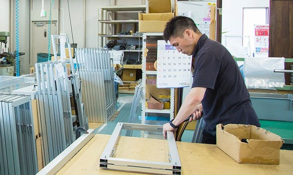 “MAKETHEBEST”を仕事にする。看板メーカーで叶う「ちょっと誇れるキャリア」のつくり方
