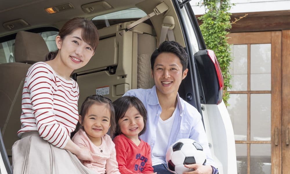 「安定」と「やりがい」は両立できる?レザーアートで家族持ち30代が職人を選ぶ理由