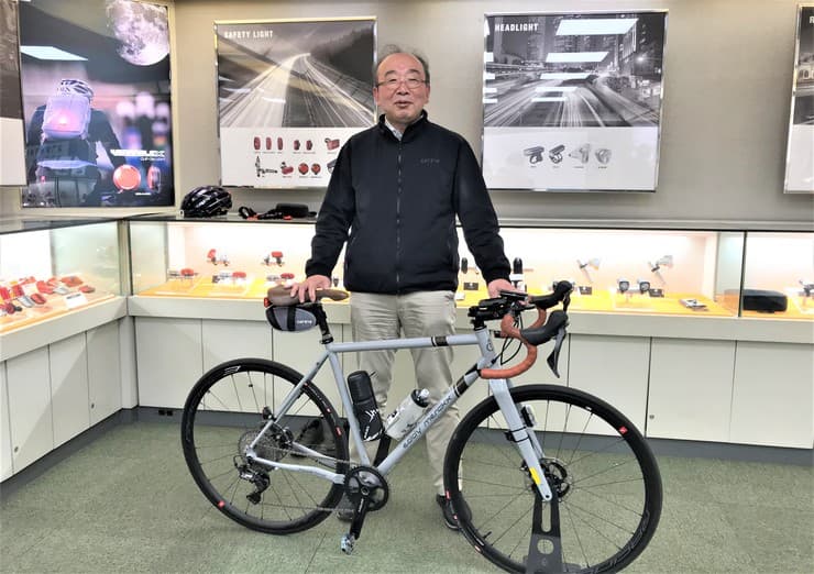 自転車の反射板やライトなどの分野で世界をリードするサイクリスト社長