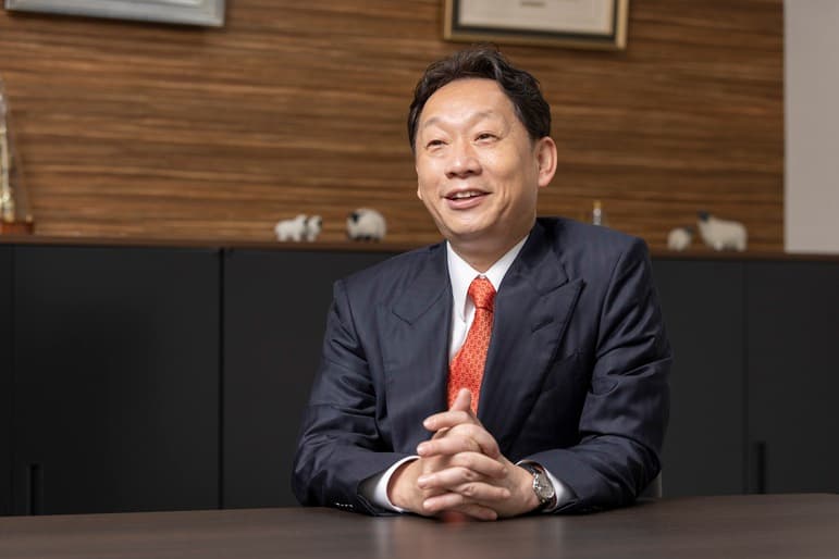 老舗ばね製造企業が多角的グループ企業へ “自分ごと”として捉えたプラセンタ美容液の逆転物語